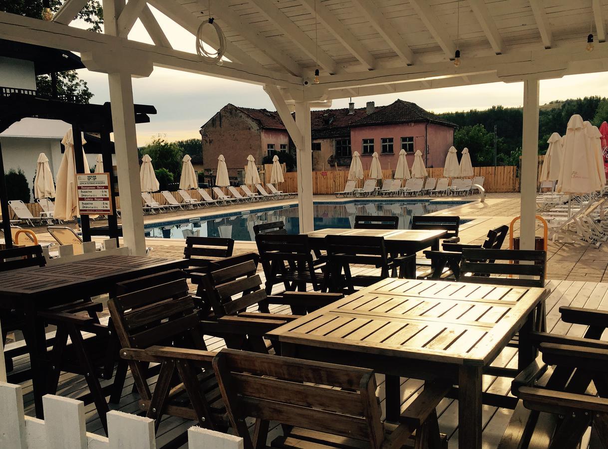 Guest House Bukor Shtepi Mandrica Exterior foto